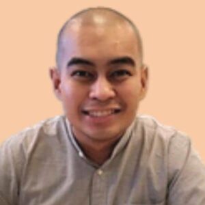 Carlos Cruz headshot